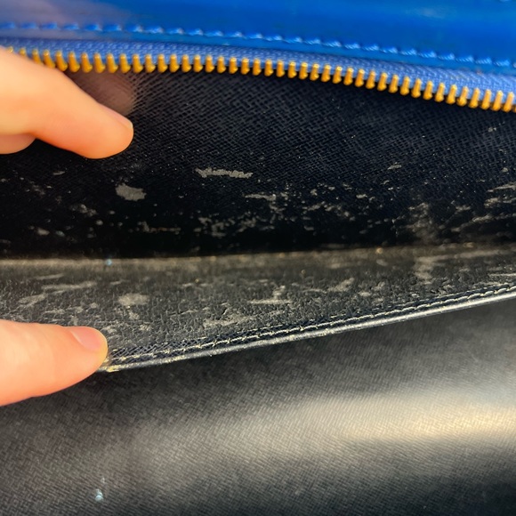 Set Luis Vuitton Epi Triangle Bag - Picture 7 of 16